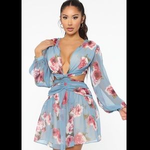 Woman’s Mini Dress floral Chiffon Open Back- Baby Blue -Women size Med